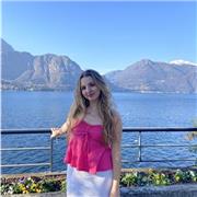 Profesora particular de piano para principiantes.😁